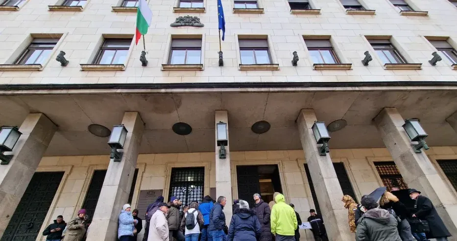 Разграбиха златна монета за луди пари от БНБ