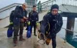 Водолази извадиха гуми, телефони и касов апарат край Моста