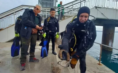 Водолази извадиха гуми, телефони и касов апарат край Моста