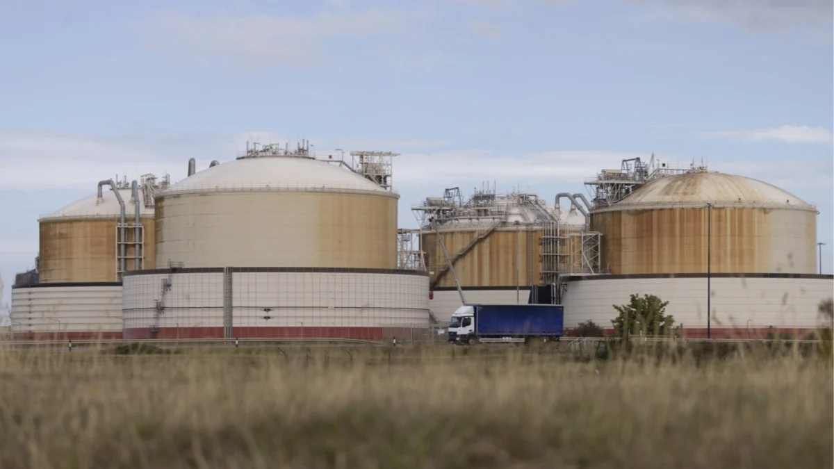 На прага на зимата: Запасите от газ в германските хранилища са на рекордно ниско ниво