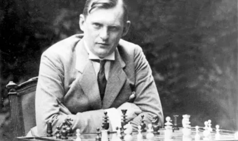 Четирима българи побеждават Алехин в София през 1936 г