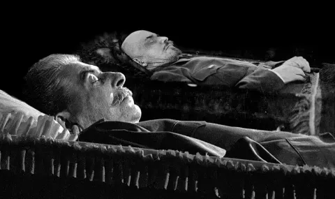 31 октомври 1961: Сталин е изваден от мавзолея на Ленин