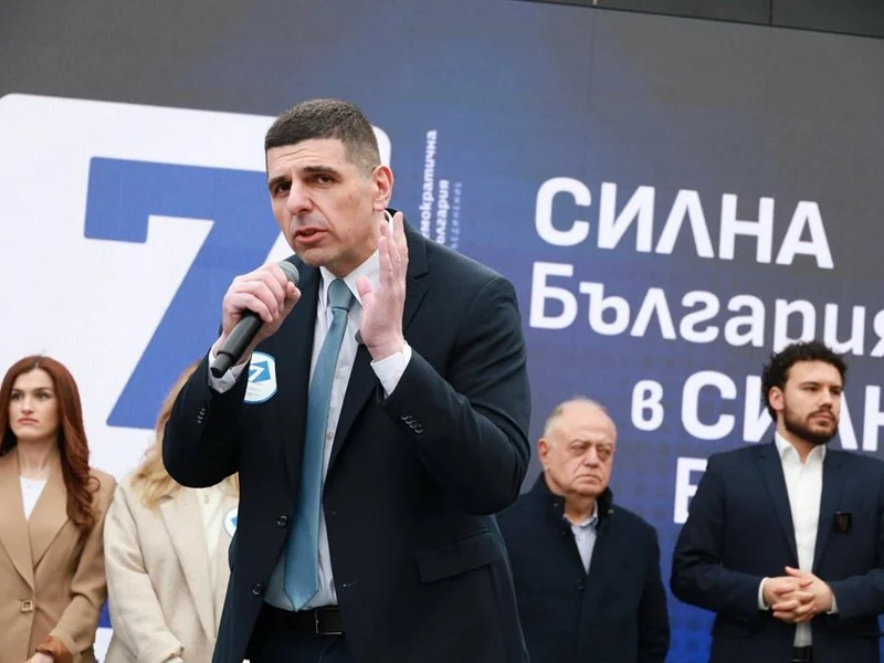 Двама маскирани подпалили терминали на “Старлинк” до София вече не са в България (Обзор)