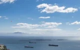 Контейнеровоз потъна след атака край Ормузкия проток, други 2 товарни кораба са повредени