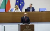 Румен Радев: Рафинерията в Бургас е осигурена със суров петрол до средата на декември