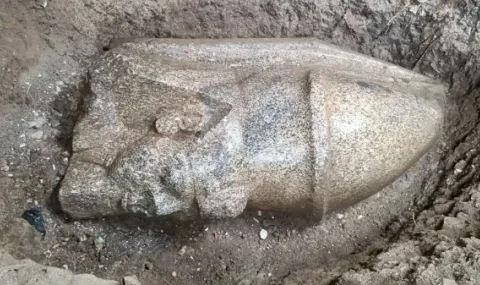Край дом в Египет откриха 1,6-метрова глава на Рамзес II
