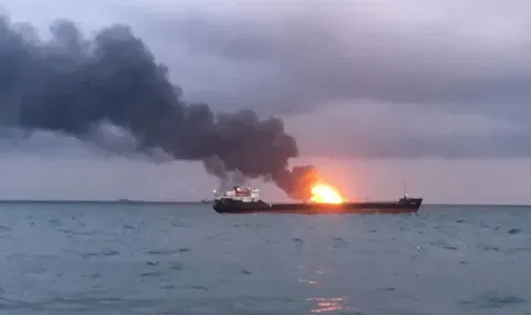 Пожар на танкер край Румъния: разследват удар от дрон