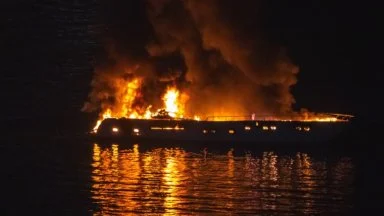Пожар избухна на танкер в румънски териториални води, разследват атака с дрон