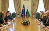 Радев вика Митрофанова, отеква чак в Сърбия: Медия в Белград го предупреди за масови протести