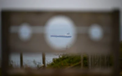 Не един, а два кораба са подпалени край Румъния: 8 от 12 моряци са в неизвестност