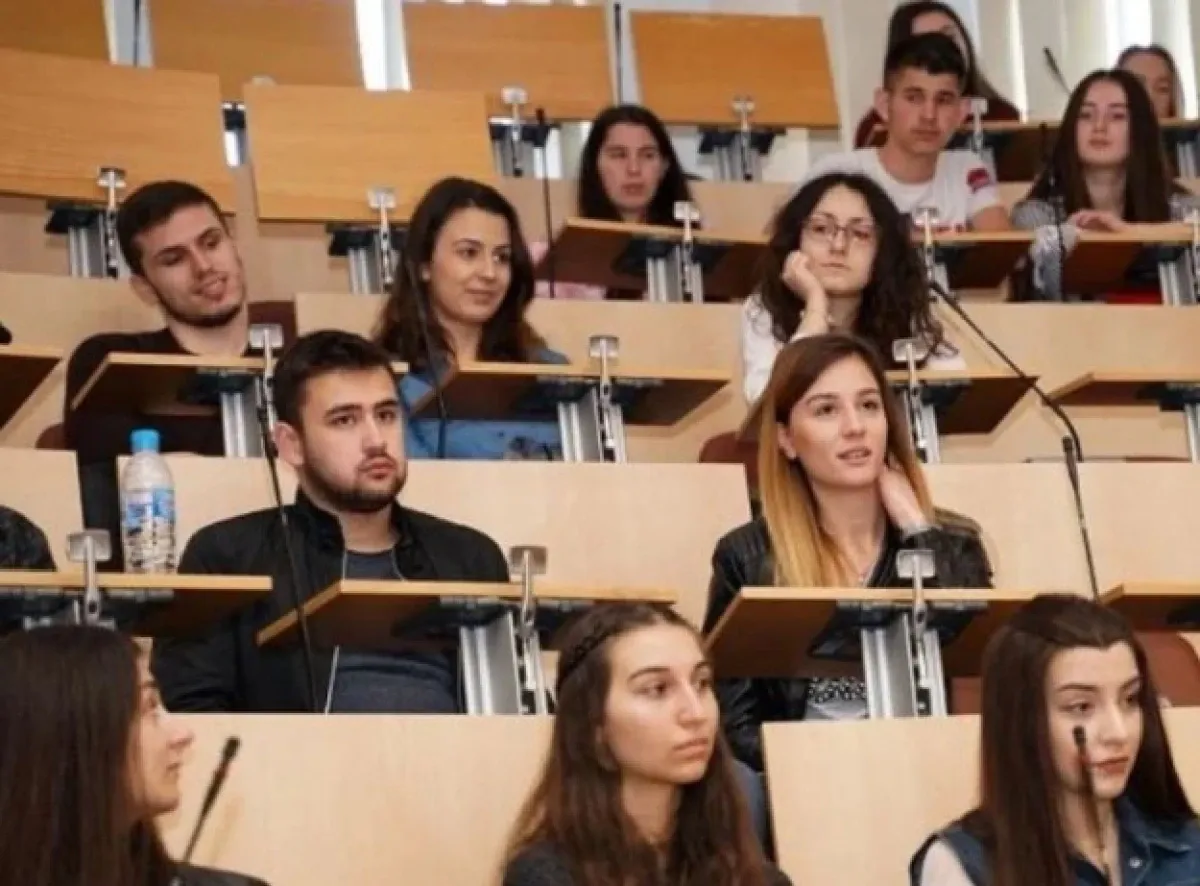 Общината създаде електронен „Пътеводител на студента в Бургас“