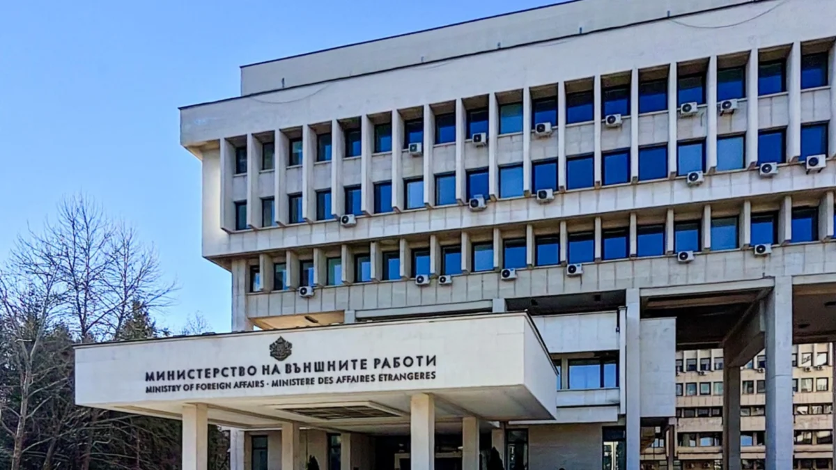 Привикването на сръбския посланик е тема табу: МВнР мънкат за спрените българи в Сърбия – важни са, но все пак не са депутати