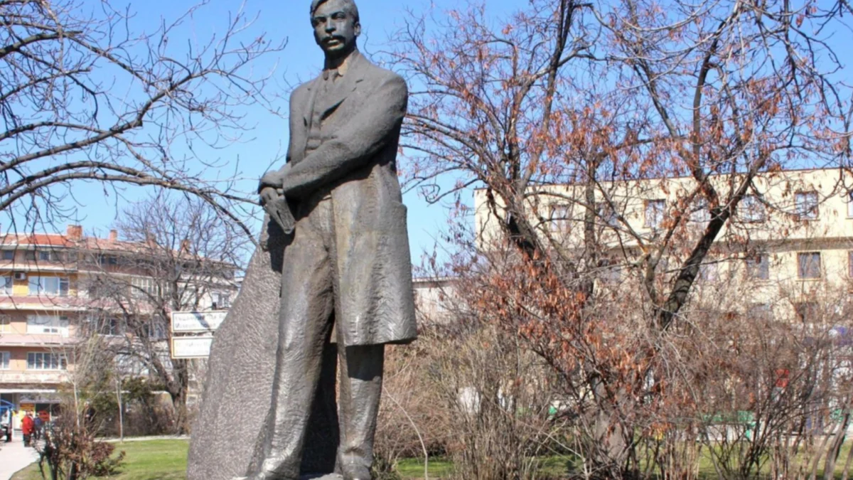 16 октомври: Празник на авиацията и ВВС. Почитаме паметта на Пейо Яворов