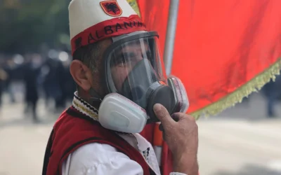 Сблъсъци, палежи, насилие: протестите в Албания ексалират. Еди Рама отказва да подаде оставка