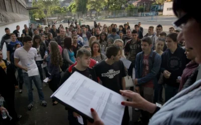 „Учителите не са гувернанти, г-н министър“: Преподавател посочи всички неясноти за неучебния, но присъствен 26 октомври