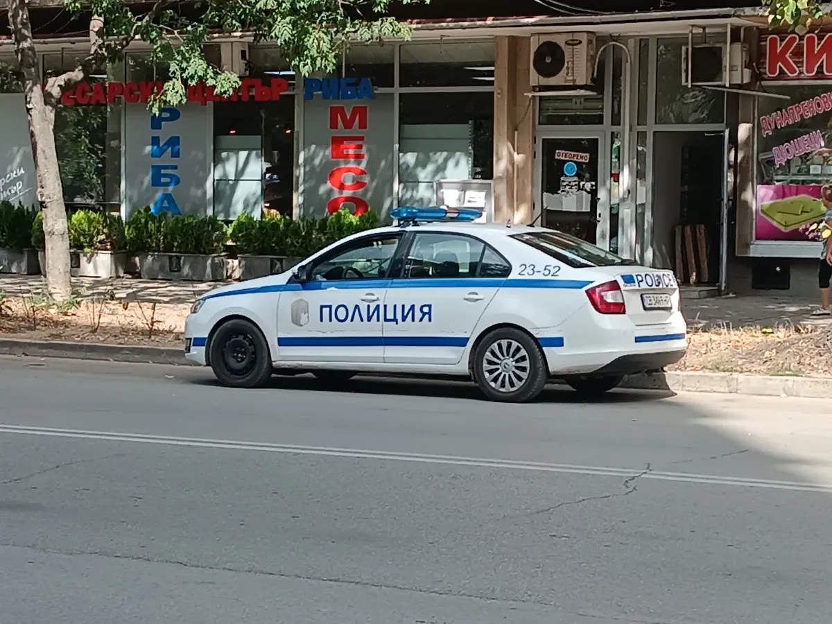 Двама мъже са задържани след нападение и вандализъм в Старозагорско