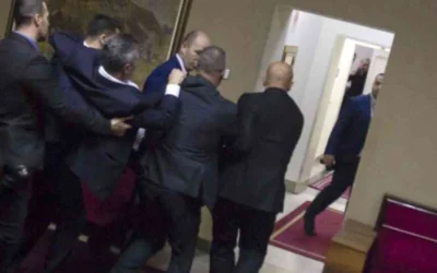 Просръбски депутат в Черна гора призова за бунт: Бог да ви отведе до Адриатическо море и да ви взриви