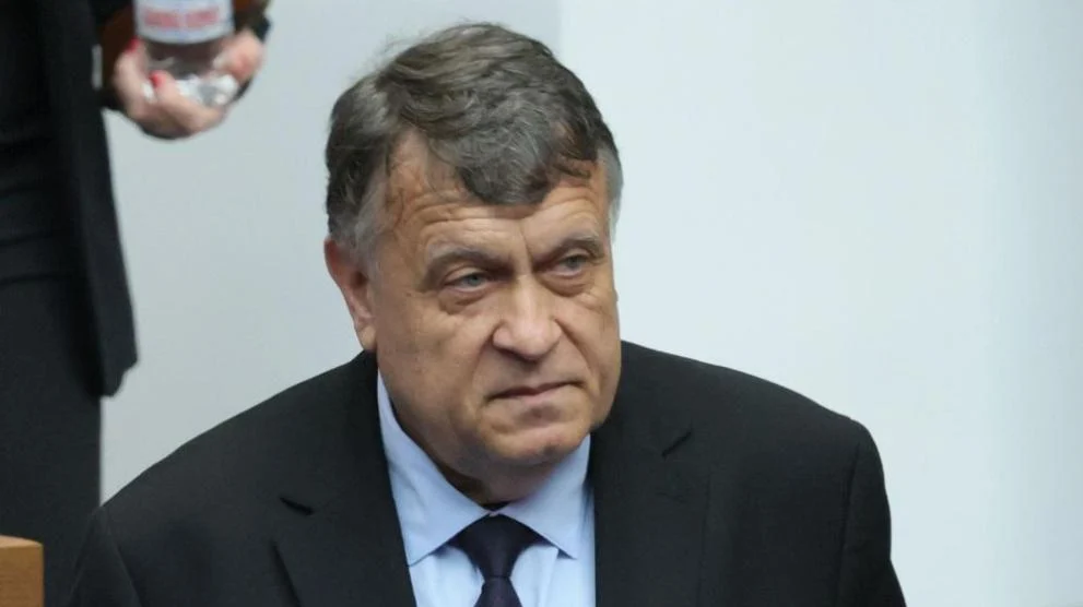 Горещо от министър Вълчев! Ще затварят ли училища