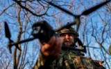Володимир Зеленски предлага 100-дневна пауза в ударите по руски рафинерии срещу разширено покритие на Starlink