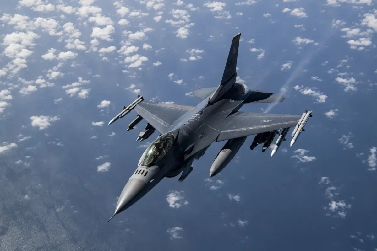 Командирът на ВВС: Ще има 11 пилоти на изтребители F-16 в края на годината