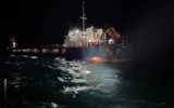 „Челси-3“ акостира в Бургас след атаката с дронове