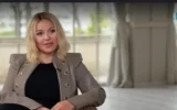 „Тук и сега“: Деси Слава за изпитанията, прошката и 30-те години на сцена