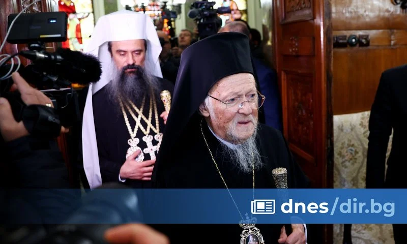 Вартоломей: „Цар Самуил е ваш владетел“ – посрещнаха го с протест в София (снимки)