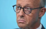 Хакери пратиха фишинг имейли на Мерц и още 6 500 държавни служители
