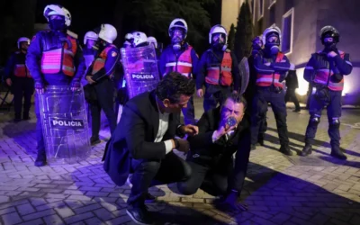 Албанската полиция май стреля с гумени куршуми по протестиращите срещу правителството