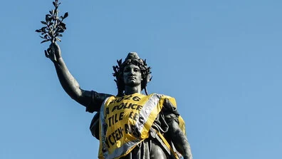 Има ли опити за политическа употреба на протестите във Франция