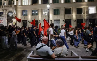 Сблъсъци между учители и полиция на протести в Мадрид, органите на реда използваха палки (СНИМКИ и ВИДЕО)