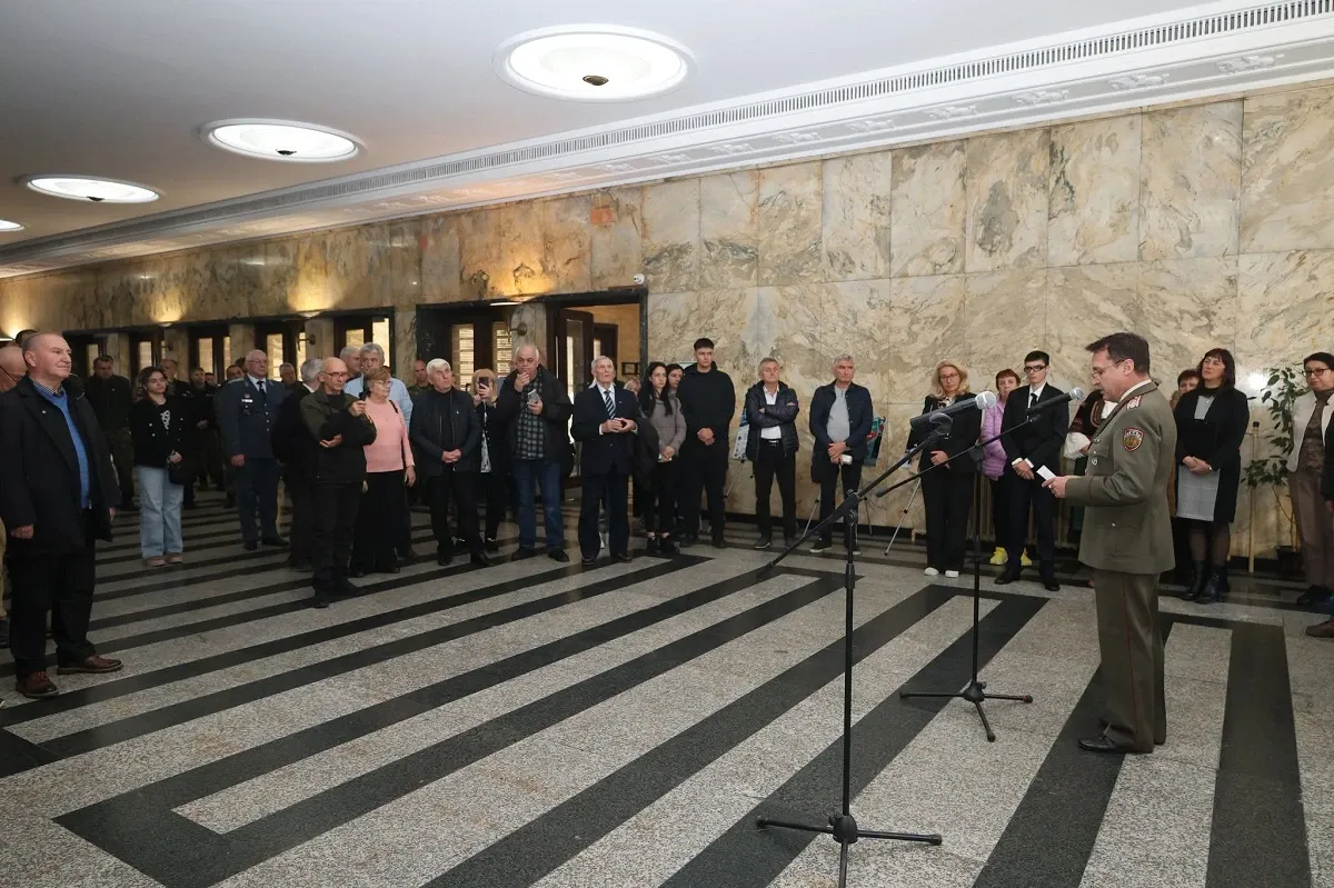 „Пътят на Железния полк“ стигна до Военната академия в София