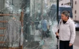 „Влязоха, разбиха витрините и пробваха стоката“: Френски търговец пред bTV след погрома в Париж