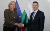 България с троен технологичен ход пред Брюксел