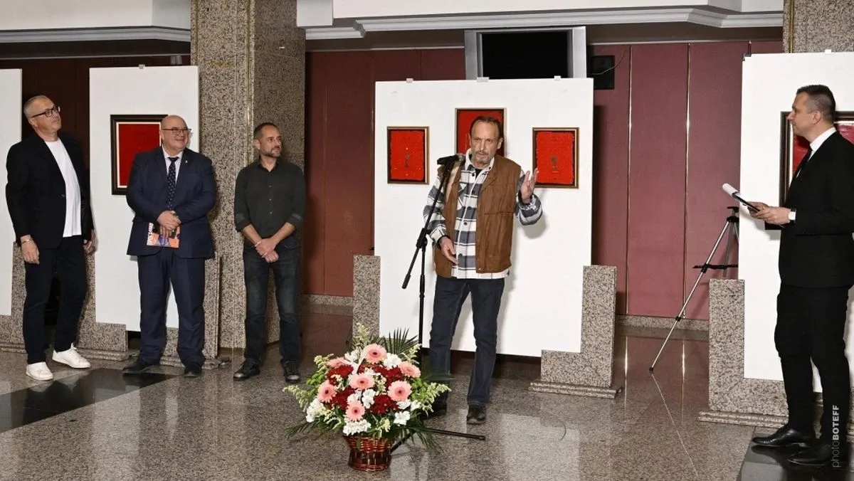 Третото издание на Международния театрален фестивал „Есенни театрални срещи“ бе открито в Доходното здание в Русе