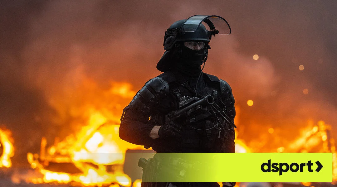 Въпреки хаоса във Франция: ПСЖ и Барселона излизат на Парк де Пренс по план
