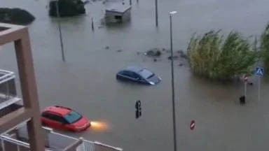 Две години по-късно Валенсия отново е под вода и даде жертви (снимки/видео)