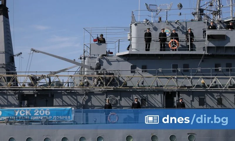 ВМС са унищожили 6 плаващи мини