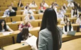Преподаватели в Албания спират работа