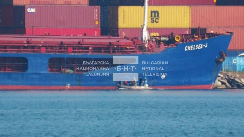 Започна огледът на кораба „Челси-3“ с участието на разследващи от партньорски служби (СНИМКИ)