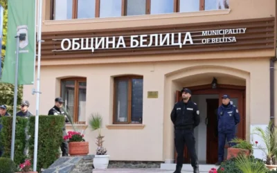 Акция на ГДБОП в Белица, изведоха кмета Ревански с белезници