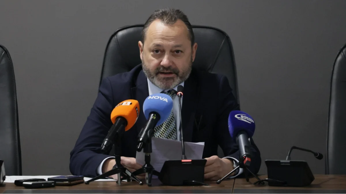 „Покрай сухото може да изгори и мокрото“: Николай Найденов за амнистията на незаконното строителство