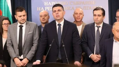 ДБ събра подписите за извънредно заседание на парламента заради случая „Старлинк“ край Плана