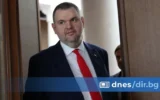 ДПС: Кого страхува Радев?
