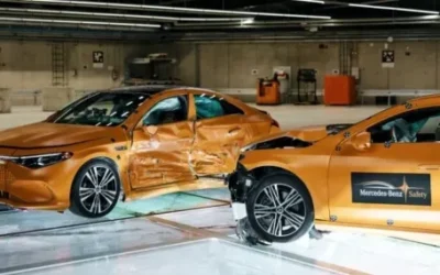 Два Mercedes-а, осем манекена и никаква спирачка (ВИДЕО)