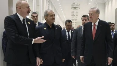 Забраната на забрадките изправи Азербайджан срещу Турция и Иран