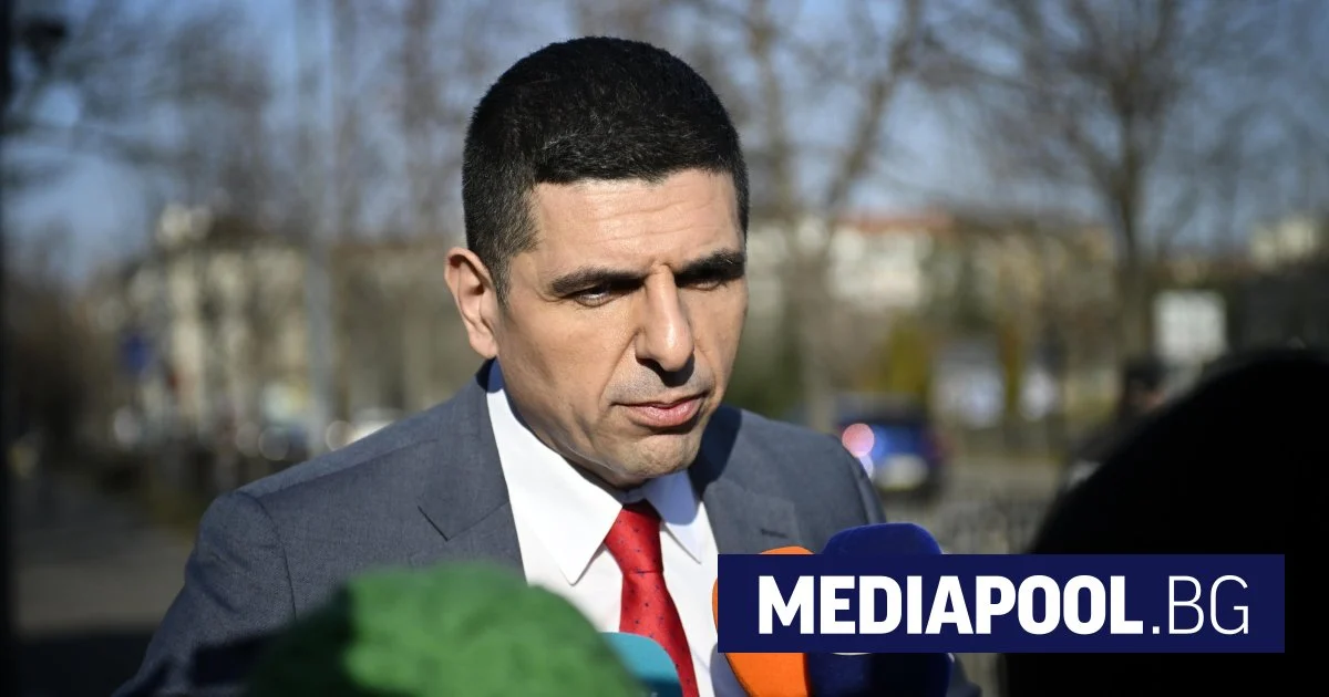 Ивайло Мирчев: В секретен обект край София са подпалени 11 антени за връзка със Starlink