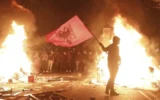 Над 310 ранени и десетки арестувани: Протестите в Албания продължават (ВИДЕО)