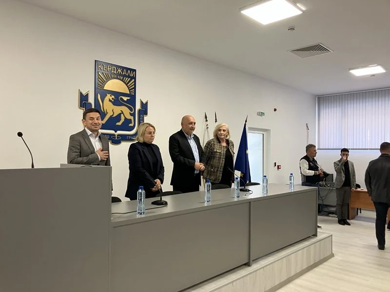 Искра Михайлова: Европейските ни партньори са информирани за случващото се в Кърджали, Белица и Сунгурларе