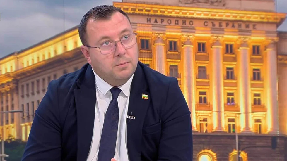 Петър Петров: „Възраждане“ има реален шанс да отиде на балотаж